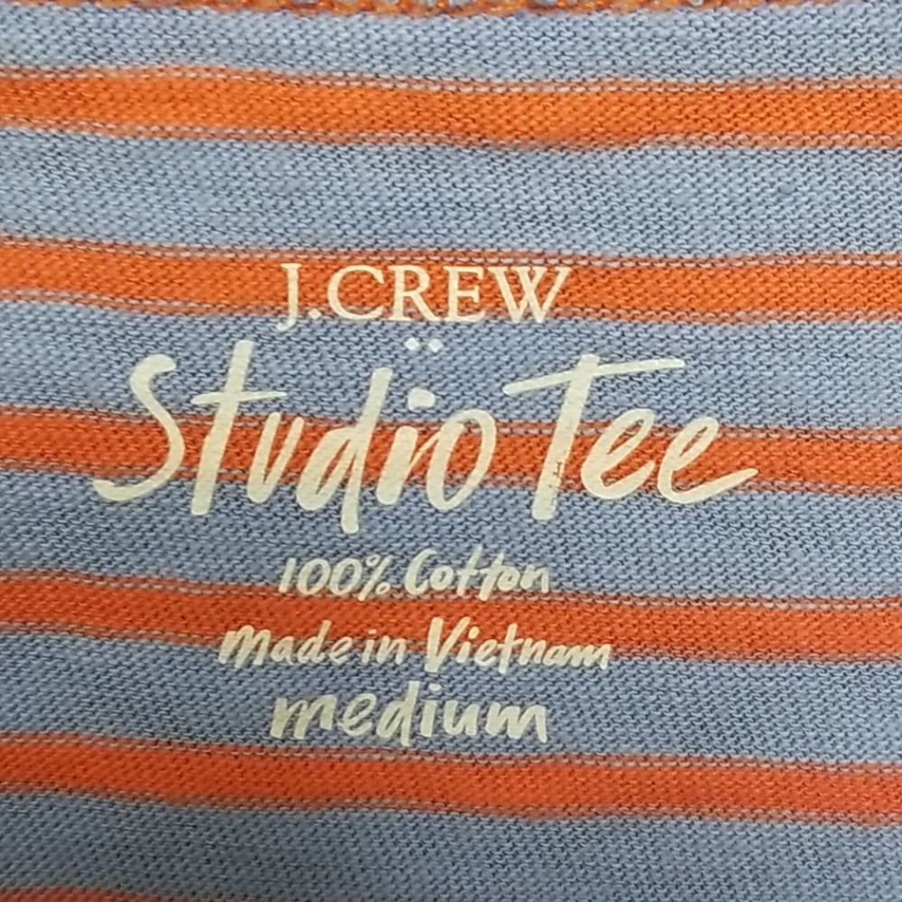 $5 ITEM. J. Crew tshirt. MUST BUNDLE WITH TWO OTHER ITEMS - Picture 6 of 6